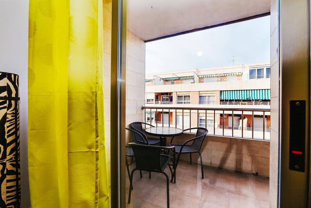 Apartamentos Madrid Torrevieja Bagian luar foto